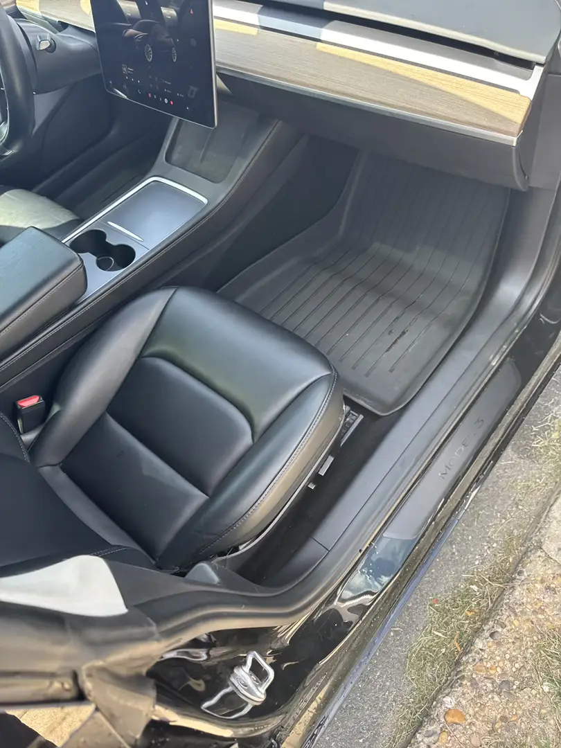2018 Tesla Model 3 – black Image